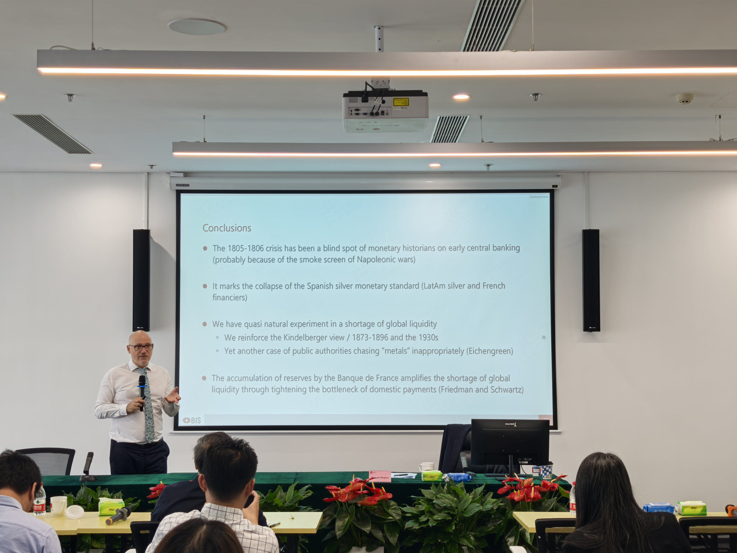 中国金融论坛学术讲座顺利举办  国际清算银行货币与经济部经济分析主管莫容博士作学术分享